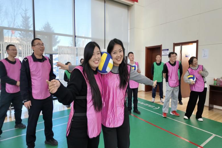 传球.jpg 传球.jpg